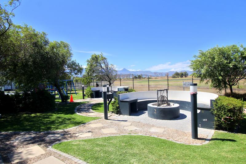 To Let 2 Bedroom Property for Rent in De Velde Western Cape